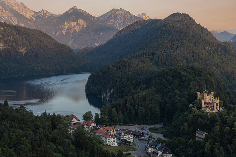 Hotel AMERON Neuschwanstein bei Sonnenaufgang